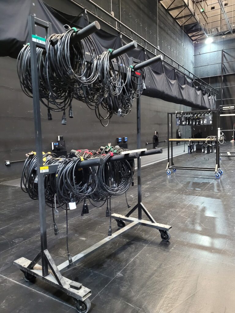 Chariot range câbles